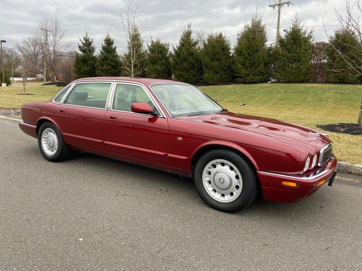 Thumbnail Photo undefined for 1999 Jaguar XJ8 L